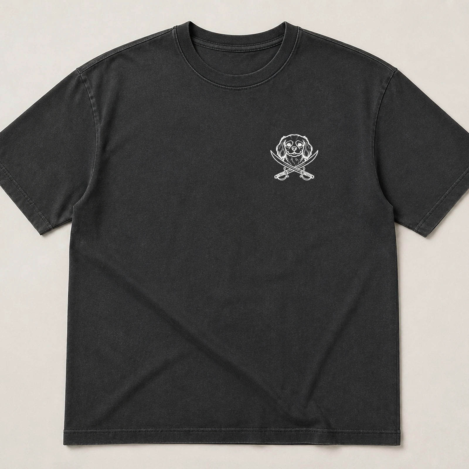 1717 Crest tee in pepper
